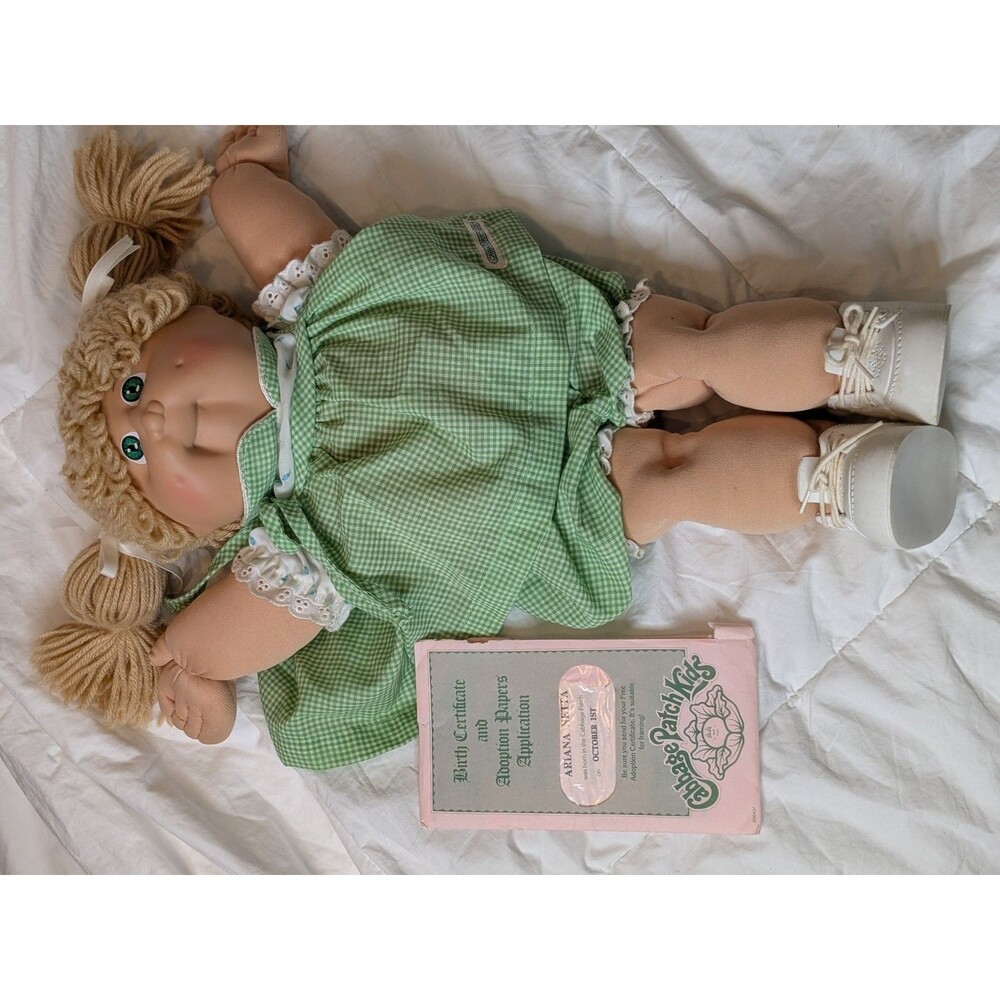 Cabbage Patch Kids Vintage Ariana Netta Doll With 9 OG Clothes Patterns